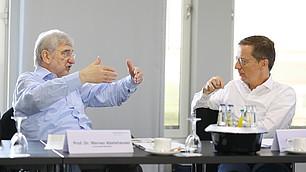 Prof. Dr. Werner Abelshauser in der Diskussion mit Prof. Dr. Michael Hüther