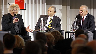 (v. l.) Prof. Christoph Adt, Henning Krumrey und Prof. Rodenstock beim Eröffnungstalk