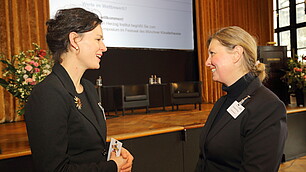 Tina Maier-Schneider im Gespräch mit Christine Thunig, Universität Bayreuth