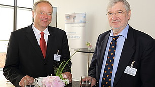 Minister a.D. Dirk Niebel und der Wirtschaftshistoriker Prof. Dr. Werner Abelshauser (von links)