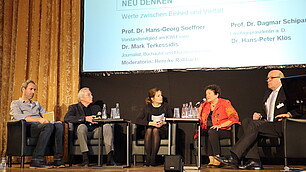 Gesprächsrunde: (v. l) Dr. Mark Terkessedis, Prof. Dr. Hans-Georg Soeffner, Henrike Roßbach, Prof. Dr. Dagmar Schipanski und Dr. Hans-Peter Klös