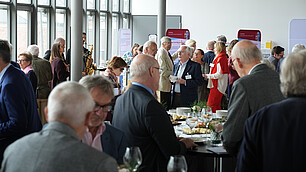 Netzwerken und Austausch beim "Meet and Greet"