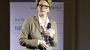 Prof. Bettina Rockenback in Aktion