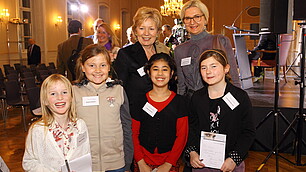 Kinder der 'Akademie Kinder philosophieren' mit Frau Wanner und Frau Wiesheu