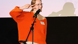 Poetry Slam Einlage von Franziska Holzheimer zum Thema: Wert der Arbeit im Zeitalter von youtube und co.