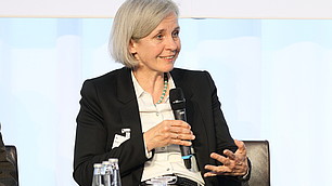 Prof. Dr. Ursula Münch, Direktorin der Akademie für Politische Bildung auf dem Podium