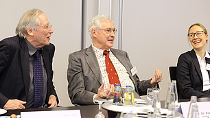 Prof. Dr. Soeffner mit Prof. Dr. Dr. Karl Homann und Prof. Dr. Claudia Peus (v. l.)