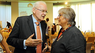 Roman Herzog im Gespräch mit Eva Gantner, Rektorin der Hans-Maier-Realschule Ichenhausen