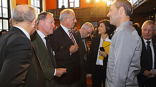 Wolfgang Heubisch, Minister a.D. im angeregten Gespräch mit Dr. Mark Terkessides