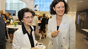 Mit den Gästen im Gespräch: Dr. Luise Gräfin Schlippenbach und Tina Maier-Schneider