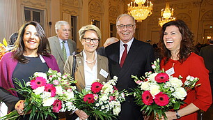 Blumen für die Referentinnen