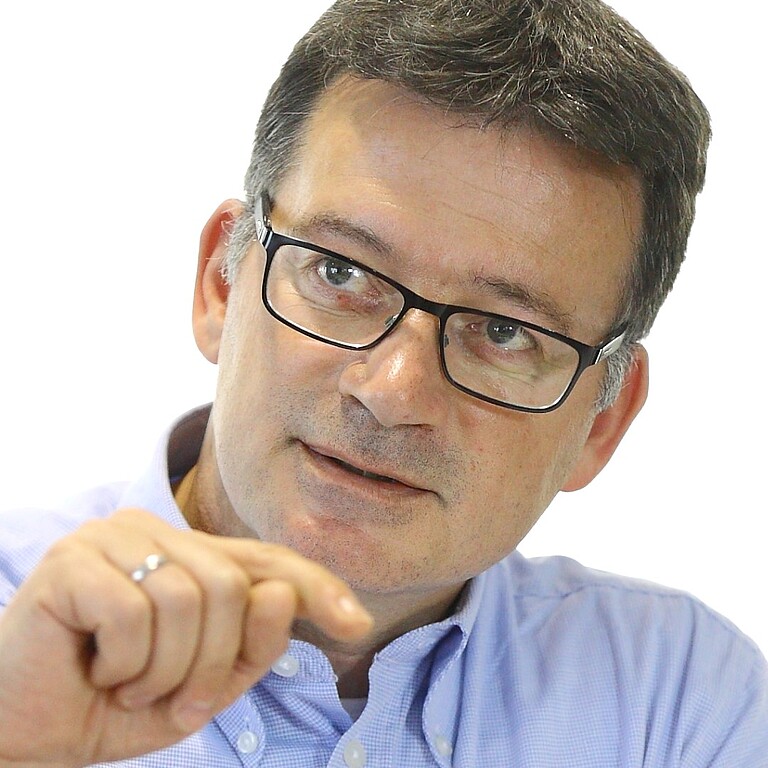 Steffen J. Roth