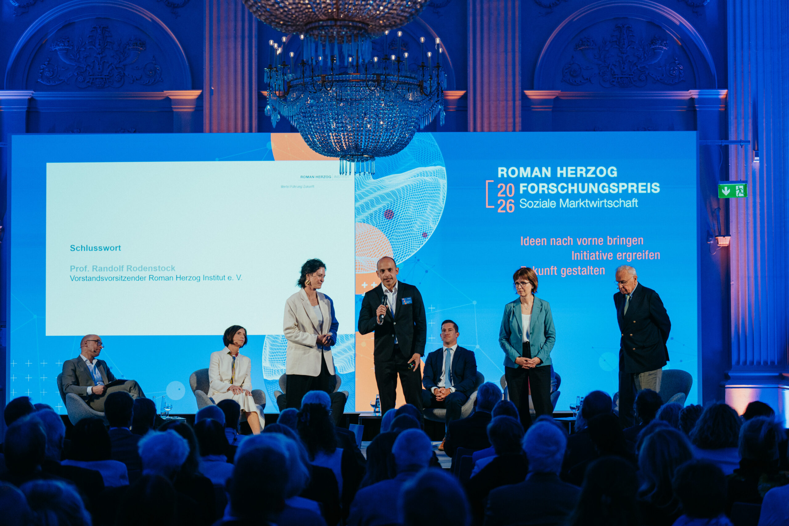 Tina Maier-Schneider, Dr. Martin Lang, Brigitte Borrelli und Prof. Randolf Rodenstock bei der Preisverleihung Roman Herzog Forschungspreis 2026.